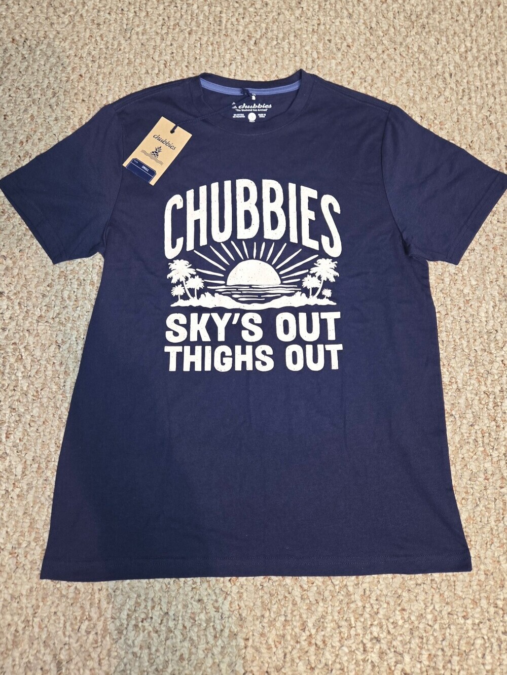 NWT Chubbies Men's Navy Graphic T-shirt size Small Sky's Out/Thighs Out